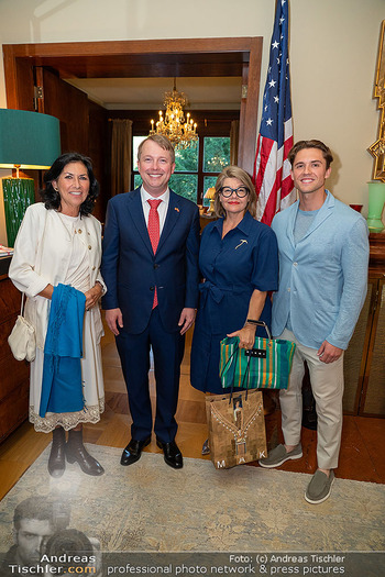 Independence Day Party - Residenz der US-Botschaft, Wien - Do 02.07.2026 - US-Botschafter Arthur Graham FISHER, Nick TOPEL, Danielle SPERA,21