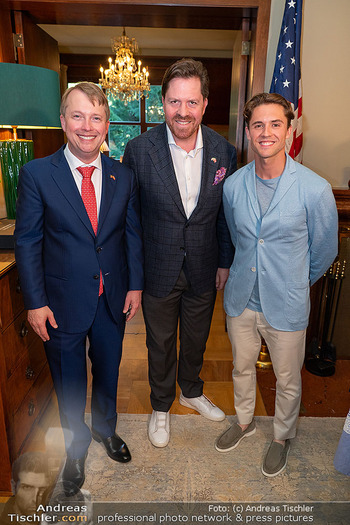 Independence Day Party - Residenz der US-Botschaft, Wien - Do 02.07.2026 - US-Botschafter Arthur Graham FISHER mit Freund Nick TOPEL, Danie38