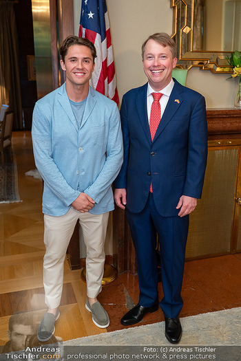 Independence Day Party - Residenz der US-Botschaft, Wien - Do 02.07.2026 - US-Botschafter Arthur Graham FISHER mit Freund Nick TOPEL60