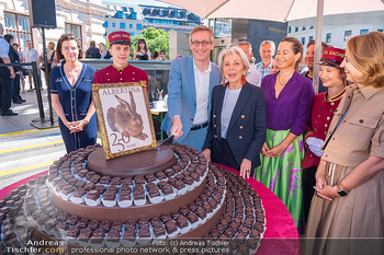 250 Jahre Albertina - Torte - Albertina Plateau, Wien - Sa 04.07.2026 - Ralph GLEIS, Alexandra WINKLER, Edith HLAWATI, Birgit LAUDA17