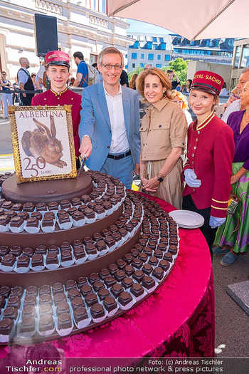 250 Jahre Albertina - Torte - Albertina Plateau, Wien - Sa 04.07.2026 - Ralph GLEIS, Alexandra WINKLER20