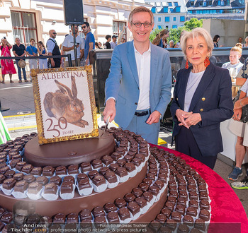 250 Jahre Albertina - Torte - Albertina Plateau, Wien - Sa 04.07.2026 - Ralph GLEIS, Edith HLAWATI24