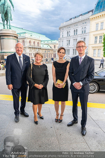 250 Jahre Albertina - Festakt - Albertina, Wien - Sa 04.07.2026 - Christian STOCKER mit Gerda, Ralph GLEIS, Katinka KECKEIS40