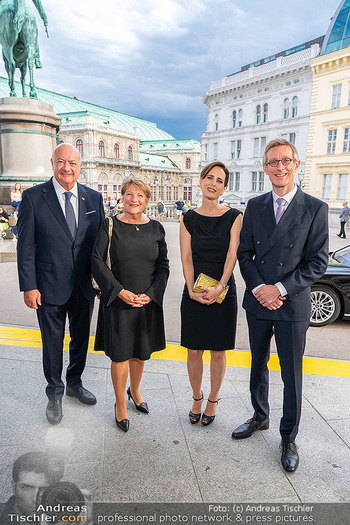 250 Jahre Albertina - Festakt - Albertina, Wien - Sa 04.07.2026 - Christian STOCKER mit Gerda, Ralph GLEIS, Katinka KECKEIS42