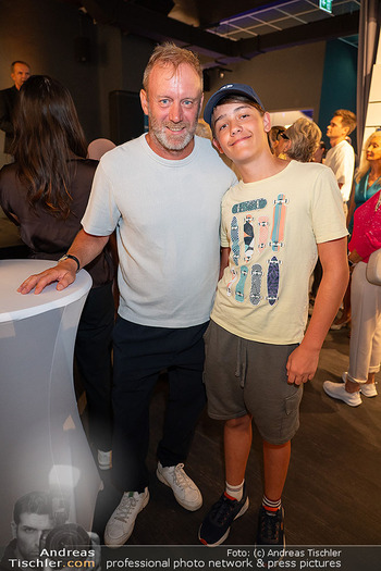 ´Planet der Tiere´ Ausstellung - Immersium, Wien - Mo 06.07.2026 - Stefan KOUBEK mit Sohn John20