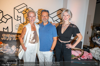 ´Planet der Tiere´ Ausstellung - Immersium, Wien - Mo 06.07.2026 - Familie Lou-Ann und Martina GLEISSENEBNER-TESKEY, Thomas TESKEY29
