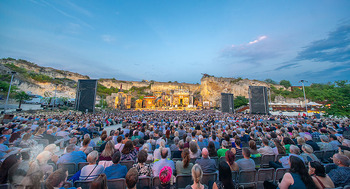 Premiere ´Tosca´ - Steinbruch St. Margarethen, Burgenland - Mi 15.07.2026 - Übersichtsfoto, Gäste, Sitzreihen179