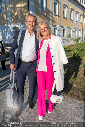 Premiere ´Hello, Dolly!´ - Schloss Haindorf Langenlois, NÖ - Do 23.07.2026 - Hartwig LÖGER mit Ehefrau Claudia26