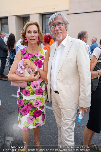 Premiere ´Ein Sommernachtstraum´ - Stockerau, NÖ - Do 30.07.2026 - Manfred WABA mit Begleitung84