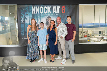 Pressekonferenz ´Knock at 8´ - Brotway, Wien - Di 04.08.2026 - Familie Max FRAISL mit Ehefrau Maria und Kindern Sophia, Georg u1