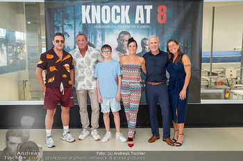 Pressekonferenz ´Knock at 8´ - Brotway, Wien - Di 04.08.2026 - Familie Max, Maria, Stefan, Sophia und Georg FRAISL, Will ROBERT6