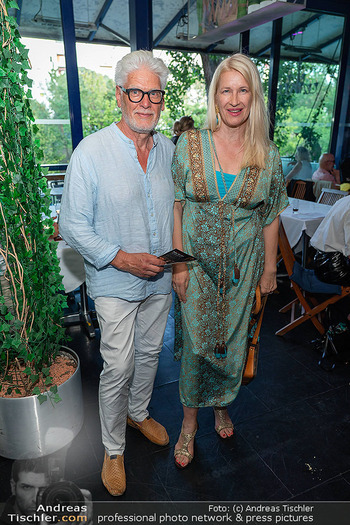 EPOS - Die Rockoper Präsentation - Summerstage, Wien - Mo 10.08.2026 - Claudia STÖCKL mit Freund Udo REICHMANN51
