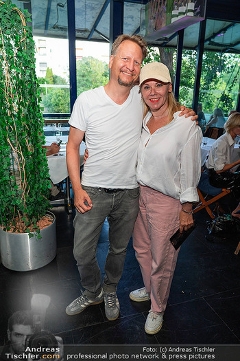 EPOS - Die Rockoper Präsentation - Summerstage, Wien - Mo 10.08.2026 - Sylvia GRAF mit Ehemann65