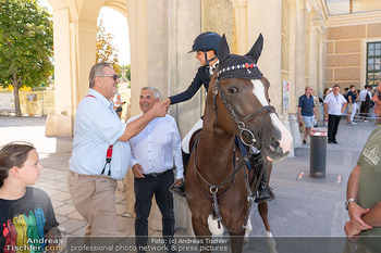 Fototermin mit Peter Hacker - Schloss Schönbrunn, Wien - Di 11.08.2026 - 3