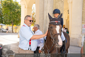 Fototermin mit Peter Hacker - Schloss Schönbrunn, Wien - Di 11.08.2026 - Helmut MORBITZER, Diana SCHÖNBERG4