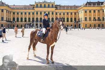 Fototermin mit Peter Hacker - Schloss Schönbrunn, Wien - Di 11.08.2026 - Diana SCHÖNBERG6