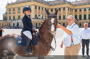 Fototermin mit Peter Hacker - Schloss Schönbrunn, Wien - Di 11.08.2026 - Helmut MORBITZER, Diana SCHÖNBERG8