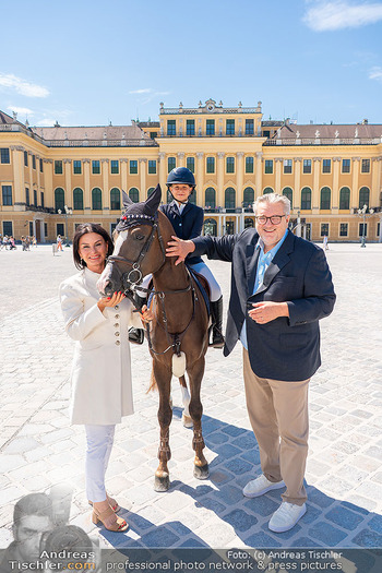 Fototermin mit Peter Hacker - Schloss Schönbrunn, Wien - Di 11.08.2026 - Diana SCHÖNBERG, Peter HACKER, Sonja KLIMA12