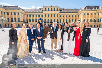 Fototermin mit Peter Hacker - Schloss Schönbrunn, Wien - Di 11.08.2026 - 22