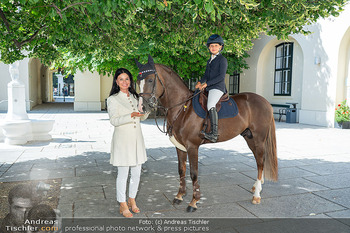 Models und Pferde - Schloss Schönbrunn, Wien - Di 11.08.2026 - Sonja KLIMA, Diana SCHÖNBERG37