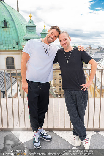 Interview Aut of Orda - Rosewood Hotel Rooftop Bar - Mi 19.08.2026 - AUT OF ORDA Musikduo (Paul Pizzera, Daniell Fellner)3
