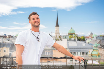 Interview Aut of Orda - Rosewood Hotel Rooftop Bar - Mi 19.08.2026 - Paul PIZZERA (Portrait)10