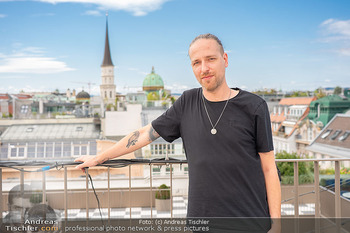 Interview Aut of Orda - Rosewood Hotel Rooftop Bar - Mi 19.08.2026 - Daniel FELLNER (Portrait)11