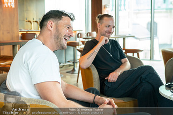 Interview Aut of Orda - Rosewood Hotel Rooftop Bar - Mi 19.08.2026 - AUT OF ORDA Musikduo (Paul Pizzera, Daniell Fellner)16