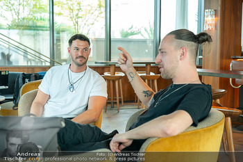 Interview Aut of Orda - Rosewood Hotel Rooftop Bar - Mi 19.08.2026 - AUT OF ORDA Musikduo (Paul Pizzera, Daniell Fellner)22