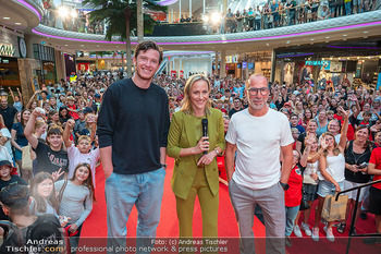Autogrammstunde Michael Gregortisch und COSMO - PlusCity, Linz - Fr 04.09.2026 - Michael GREGORITSCH, Alina ZELLHOFER, Roman MÄHLICH11