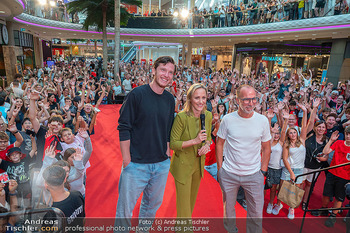 Autogrammstunde Michael Gregortisch und COSMO - PlusCity, Linz - Fr 04.09.2026 - Michael GREGORITSCH, Alina ZELLHOFER, Roman MÄHLICH12