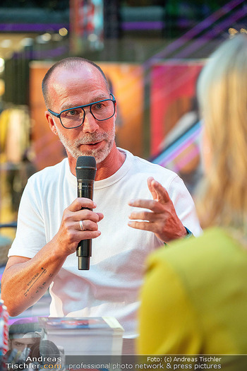 Autogrammstunde Michael Gregortisch und COSMO - PlusCity, Linz - Fr 04.09.2026 - Roman MÄHLICH22