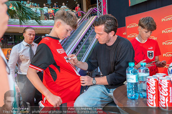 Autogrammstunde Michael Gregortisch und COSMO - PlusCity, Linz - Fr 04.09.2026 - Michael GREGORITSCH gibt Autogramme und macht Selfies29