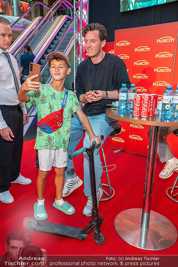 Autogrammstunde Michael Gregortisch und COSMO - PlusCity, Linz - Fr 04.09.2026 - 37