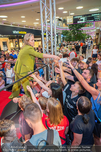 Autogrammstunde Michael Gregortisch und COSMO - PlusCity, Linz - Fr 04.09.2026 - 48