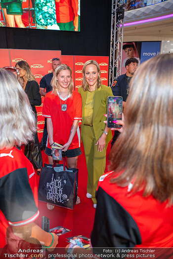 Autogrammstunde Michael Gregortisch und COSMO - PlusCity, Linz - Fr 04.09.2026 - 49