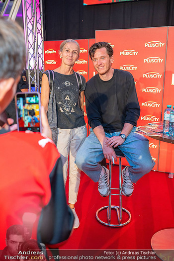 Autogrammstunde Michael Gregortisch und COSMO - PlusCity, Linz - Fr 04.09.2026 - 50