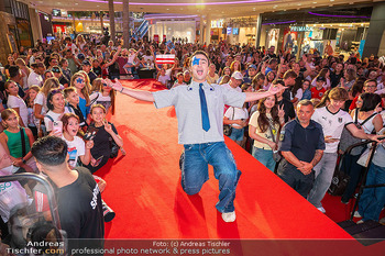Autogrammstunde Michael Gregortisch und COSMO - PlusCity, Linz - Fr 04.09.2026 - COSMO (Benjamin GEDEON) (Bühnenfoto)74