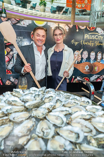 Showkochen und das Fest - PlusCity, Linz - Fr 04.09.2026 - Ernst KIRCHMAYR mit Ehefrau Anastasia55