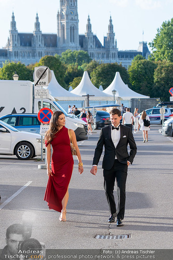 Kids Future Unlocked Charity Gala - Hofburg, Wien - Di 08.09.2026 - Dominic THIEM mit Freundin Lili PAUL-RONCALLI6