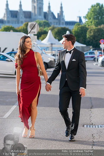 Kids Future Unlocked Charity Gala - Hofburg, Wien - Di 08.09.2026 - Dominic THIEM mit Freundin Lili PAUL-RONCALLI9