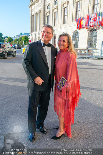 Kids Future Unlocked Charity Gala - Hofburg, Wien - Di 08.09.2026 - Karl-Heinz STRAUSS mit Ehefrau Carolin57
