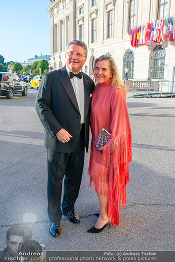 Kids Future Unlocked Charity Gala - Hofburg, Wien - Di 08.09.2026 - Karl-Heinz STRAUSS mit Ehefrau Carolin58