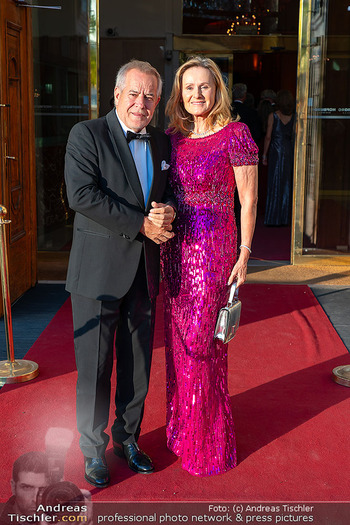Kids Future Unlocked Charity Gala - Hofburg, Wien - Di 08.09.2026 - Sigi Siegfried WOLF mit Andrea74