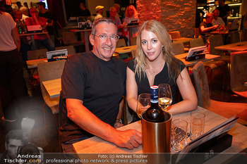 Premiere ´The Sound of Strobl´ - CasaNova, Wien - Di 08.09.2026 - Viktor GERNOT mit Freundin Julia6