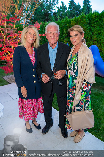 Season´s End Party - Privatvilla Oberwaltersdorf, NÖ - Fr 11.09.2026 - Frank STRONACH mit Freundinnen Ines und Cindy18