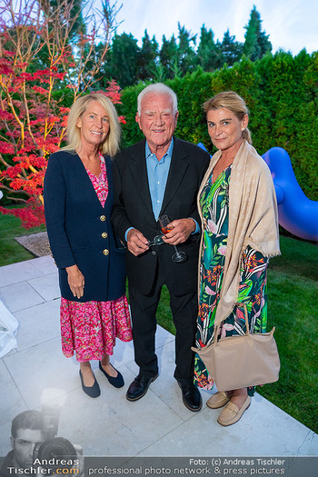 Season´s End Party - Privatvilla Oberwaltersdorf, NÖ - Fr 11.09.2026 - Frank STRONACH mit Freundinnen Ines und Cindy19