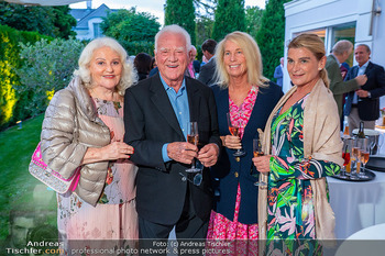 Season´s End Party - Privatvilla Oberwaltersdorf, NÖ - Fr 11.09.2026 - Frank STRONACH mit Freundinnen Ines und Cindy, Marika LICHTER21