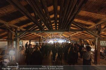 Astoria Artnight - Astoria Garage, Wien - Sa 12.09.2026 - Eventlocation, Dachboden, Menschenmassen, Bar, Holzdecke72