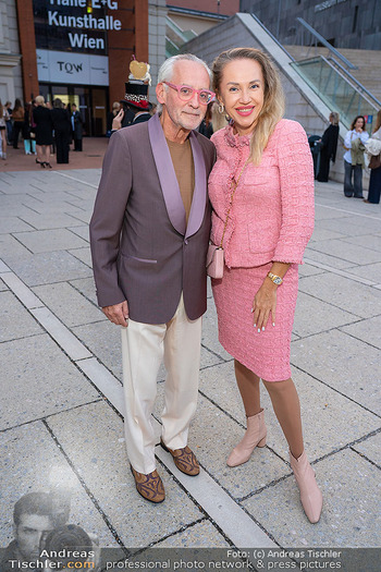 Eröffnung Vienna Fashion Week 26 - MQ Halle E, Wien - Mo 14.09.2026 - Christian und Ekaterina MUCHA3